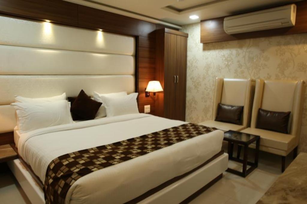 Super Deluxe Room